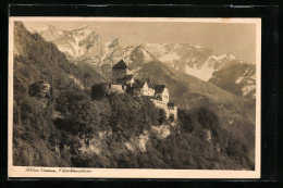 AK Vaduz, Schloss Mit Gebirgspanorama  - Liechtenstein