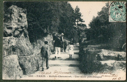 75 - PARIS - Buttes-Chaumont - Une Allée - Parchi, Giardini