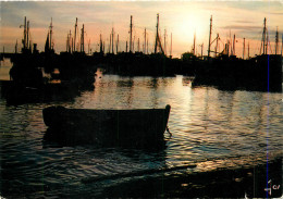 56 COUCHER DE SOLEIL DANS UN PORT BRETON  - Autres & Non Classés