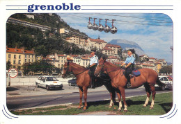 38 GRENOBLE POLICIERS A CHEVAL - Grenoble