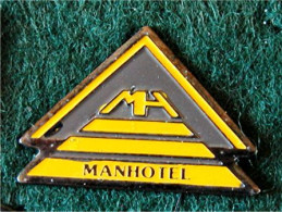 PIN'S " MANHOTEL " Hôtel _DP193 - Autres & Non Classés