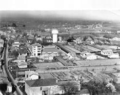 47-AIGUILLON- ECOLE PUBLIQUE DE GARCONS ET LE CHATEAU D'EAU VUE DU CIEL - Autres & Non Classés