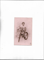 Carte Postale Ancienne Fantaisie   Enfant Sur Un Vélo - Other & Unclassified