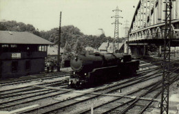 Photo "La Vie Du Rail-S.N.C.F."- Esch-sur-Alzette - Train En Gare - Eisenbahnen