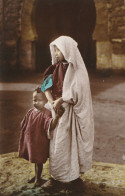 CARTE POSTALE ORIGINALE DENTELEE COULEUR 09CM/14CM : JEUNES ENFANTS ARABES DU MAROC - Autres & Non Classés