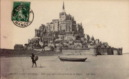 LE MONT-SAINT-MICHEL  ( MANCHE )   LOT DE 2 CARTES  . COTE SUD , VUE PRISE A L ' EST DE LA DIGUE . L ' ABBAYE  . CRYPTE - Le Mont Saint Michel