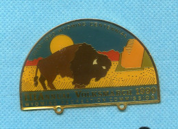 Tres Gros Pins De Bison Wyoming Usa 6.5 X 4 Cm Z315 - Dieren