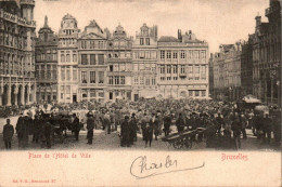 N°4036 W -cpa Bruxelles -place De L'hôtel De Ville- - Marktpleinen, Pleinen