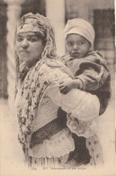 CARTE POSTALE ORIGINALE ANCIENNE : JEUNE FEMME MAURESQUE ET SON ENFANT ALGERIE - Donne