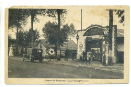 CPA 41 Loir Et Cher - Lamotte Beuvron - Garage Moderne - Animation, Pompe à Essence, Voiture Années 30, Publicité Texaco - Lamotte Beuvron