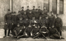 * T2 WWI K.u.K. Soldiers Group; Schäffer Udv. Fényk. Photo - Non Classés