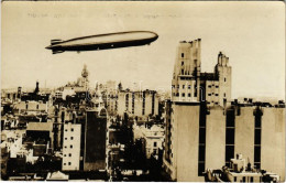 T2/T3 El Graff Zeppelin En Su Visita A Montevideo / Graf Zeppelin Airship Above Montevideo - Unclassified