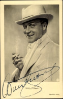 CPA Schauspieler Willy Fritsch, Portrait, Hut, Zigarette, Autogramm - Actors