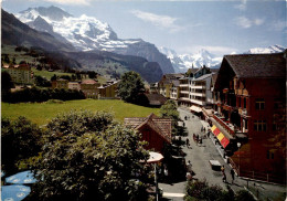 Wengen - Die Dorfstrasse Mit Jungfrau, Grosshorn, Breithorn (11) - Wengen