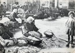 - 85 - LES SABLES D'OLONNE. - "LA BELLE EPOQUE" - SARDINIERES SABLAISES. - Scan Verso - - Sables D'Olonne