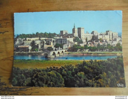 CPA (84) AVIGNON Le Rhône, Le Pont St Bénézet Le Palais Des Papes Et Le Rocher Des Doms - Avignon