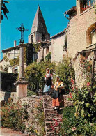 Folklore - Costumes - Provence - Jeunes Provençales Dans Le Village - CPM - Voir Scans Recto-Verso - Kostums