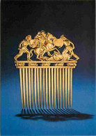 Art - Antiquité - Peigne En Or Orné D'une Scène De Combat Entre Des Barbares - Solokha - Début Du 4e Avant JC - Carte Ne - Antike
