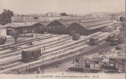 CPA, Saintes, Gare De La Compagnie De L'Etat, Avec Trains Et Wagons - Saintes