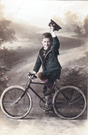 Carte Photo - Cyclisme -  Anderlves - Jeune Garcon En Marin Posant Sur Son Vélo Chez Le Photographe - Otros & Sin Clasificación