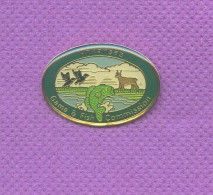 Rare Pins Usa Arkansas Game And Fish Commission POISSON Z615 - Dieren