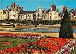 77 - Fontainebleau - Palais De Fontainebleau - Le Parc Et Le Château - Fleurs - CPM - Voir Scans Recto-Verso - Fontainebleau
