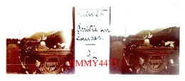 Juin 1926 - Arrivée Sur Lourdes ( Dans Une Vieille Voiture ) - Plaque De Verre En Stéréo - Taille 44 X 107 Mlls - Diapositiva Su Vetro