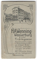 Fotografie H. A. Wenning, Wasserburg A. Inn, Tränkgasse, Ansicht Wasserburg Am Inn, Das Ateliersgebäude Mit Passanten  - Places