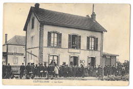 Cpa. 28 CLEVILLIERS (ar. Chartres) La Gare (Intérieur Très Animée) - Sonstige & Ohne Zuordnung