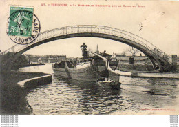 D31  TOULOUSE  La Passerelle Negreneys Sur Le Canal Du Midi  ........ Avec Péniche - Toulouse