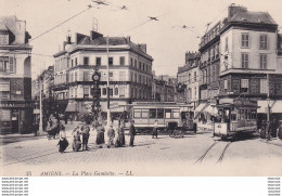 D80  AMIENS  La Place Gambetta  ......... Avec Tramway Pub Dubonnet  ......... Semble Peu Courante - Amiens