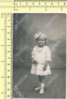 REAL PHOTO, Little Kid Girl In White Dress Petit Fillette ORIGINAL - Personnes Anonymes
