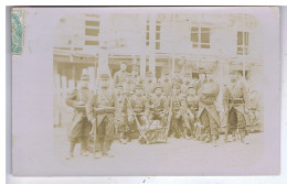 MILITARIA - CP PHOTO - Groupe De Soldats Avec Leurs Fusils - Société Lumière - Lyon - Characters