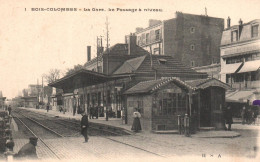 Cpa Bois Colombes La Gare,le Passage à Niveau - Colombes