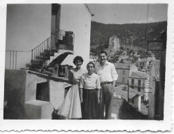 Original Amateur Photo - Le Perthus 1953, Maman, Celamde ,Alice. - Anonymous Persons