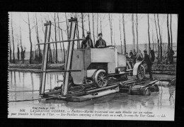 CPA - Fusiliers-Marins Traversant Une Auto Blindée Sur Un Radeau Pour Franchir Le Canal De L'Yser - War 1914-18