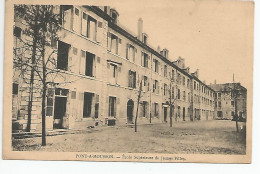 CPA PONT-A-MOUSSON 54.ÉCOLE Supérieuire De Jeunes Filles.Cour Intérieure - Pont A Mousson