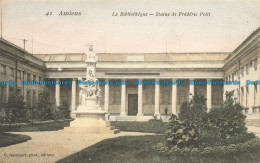 R654671 Amiens. La Bibliotheque. Statue De Frederic Petit. O. Hacquart - World