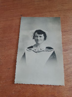 566 //  PHOTO  ANCIENNE 13 X 8 CMS / FEMME COSTUME ?? - Anonymous Persons