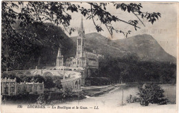 In 6 Languages Read A Story: Lourdes. Le Pic Du Jer Et La Basilique. Le Gave. L'Esplanade. Peak Of And The Basilica - Lourdes