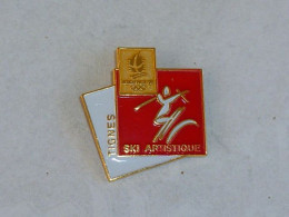 Pin's ALBERTVILLE 92, SKI ARTISTIQUE A TIGNES - Olympic Games