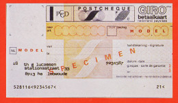 7215 / ⭐ ♥️ Nederland Pays-Bas GIRO Specimen Postcheque Photocopie Outil Dictatique PTT Instruction LA  POSTE - Chèques & Chèques De Voyage