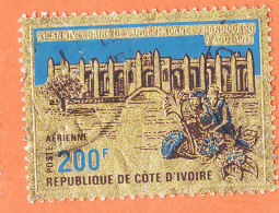 7299 / ⭐ COTE IVOIRE Y&T P.A. 52 Poste Aérienne 11ème Anniversaire INDEPENDANCE 200 Fr Gaufré Sur Papier OR Gold - Ivory Coast (1960-...)