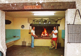 *CPM - 34 - VENDRES-PLAGE - Camping Les Foulègues - Le Barbecue "Chez Satan" - Altri & Non Classificati