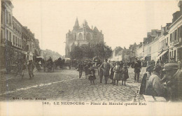 LE NEUBOURG La Place Du Marché (partie Est) - Le Neubourg