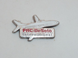 Pin's AVION 250 PRC DESOTO INTERNATIONAL, Signe DECAT - Avions