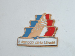 Pin's ARMADA DE LA LIBERTE DE ROUEN, 1994 C, Signe FRAISSE - Barche