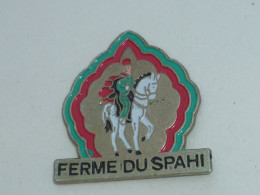 Pin's CAVALIER, FERME DU SPAHI - Animali