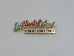 Pin's RENAULT, LES CLIENTS D ABORD - Renault