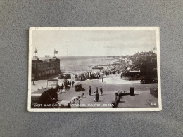 West Beach And Pier Approach Clacton-on-Sea Carte Postale Postcard - Clacton On Sea
